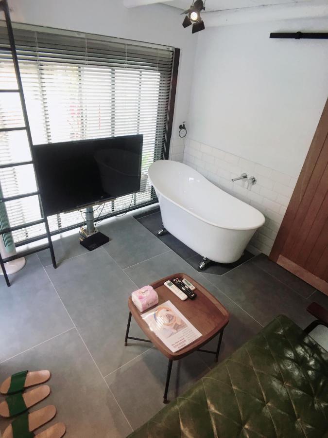 阡陌-浴缸在客廳民宿 台南 エクステリア 写真